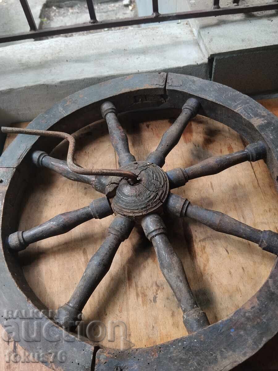 Old wooden wheel with a crank - primitive antique - 6