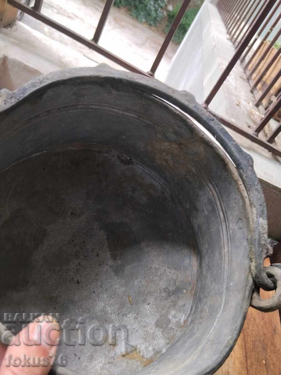 Παλιό χάλκινο καζάνι καρδάρι μπακίρι με τιμή € 55.00 | 107.57 BGN