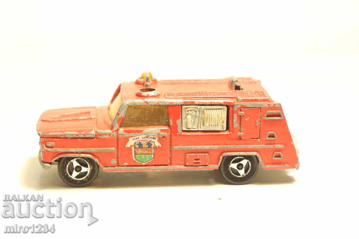 1/64 ??  MAJORETTE    ПОЖАРНА   КОЛИЧКА    МОДЕЛ