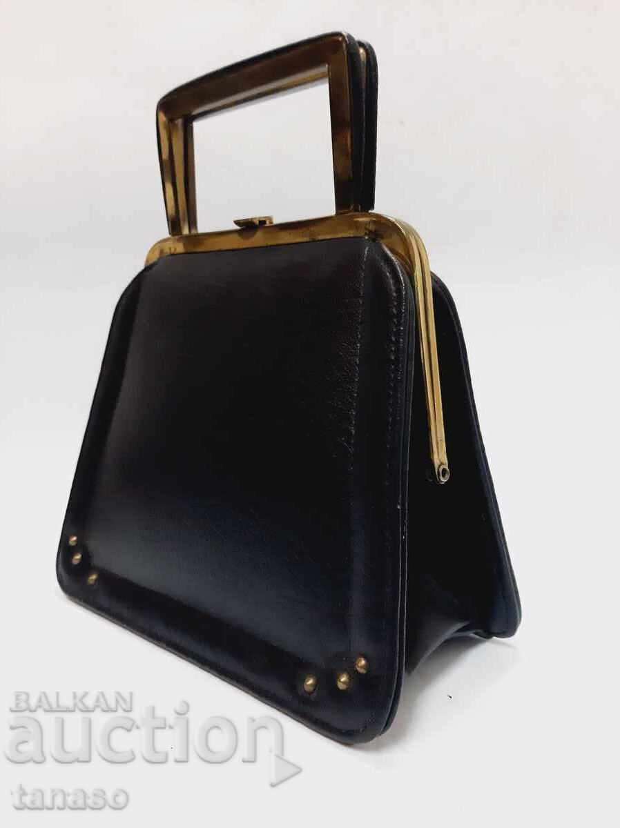 Auction  Vintage black bag – 50s/60s – brass frame body