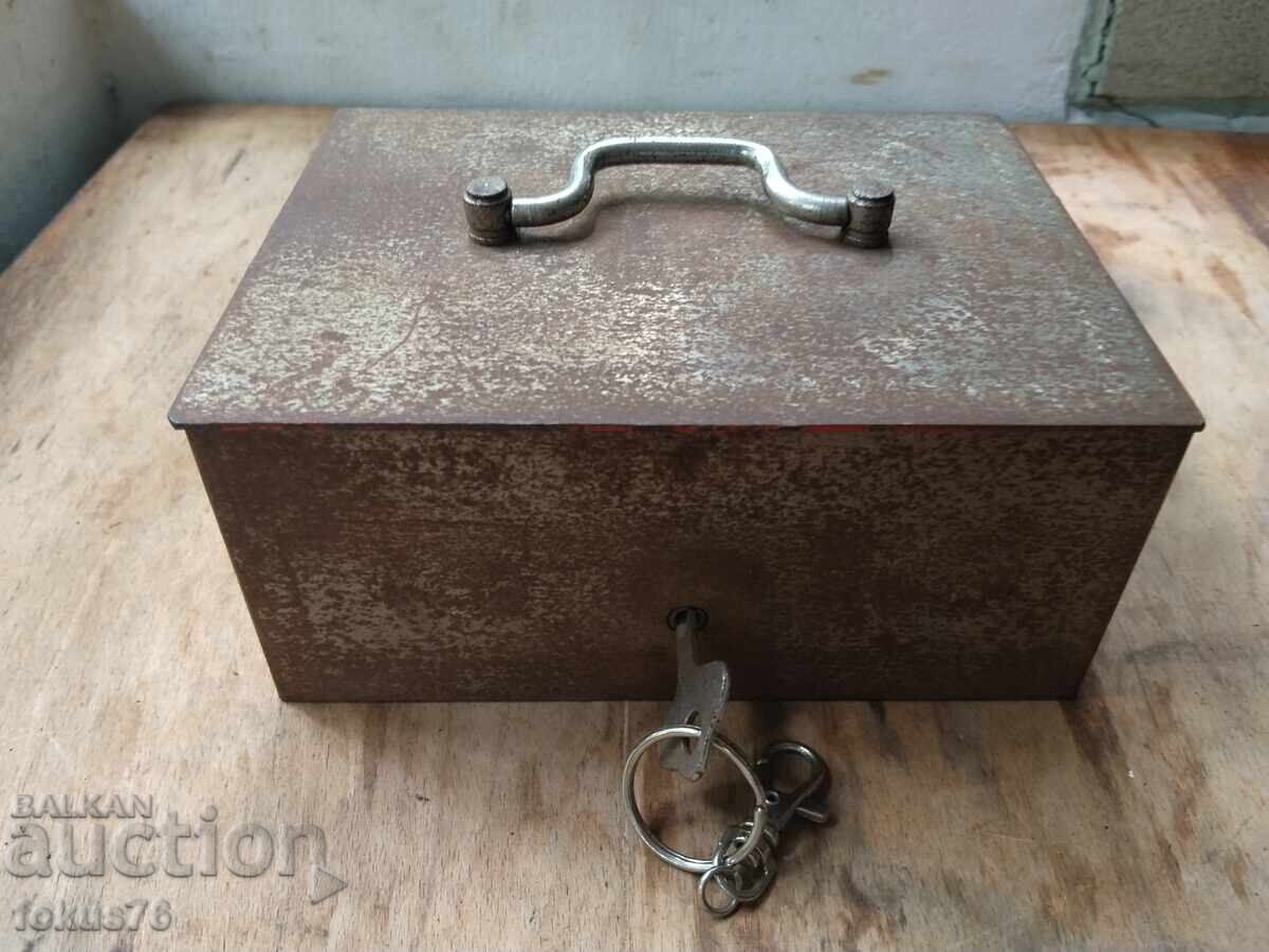 Casă de bani veche din metal, seif pentru bani și valori Libor cu preț € 69.00 | 134.95 BGN