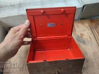 Casă de bani veche din metal, seif pentru bani și valori Libor