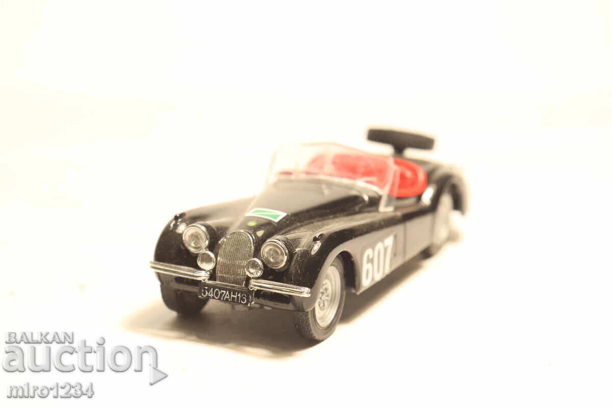 Auction  1/43 BRUMM JAGUAR??? TOY CAR MODEL