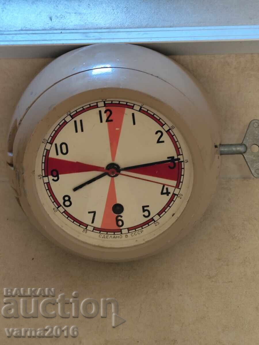 Licitație ⚓ CEAS NAVAL MILITAR URSS CADRAN RADIO