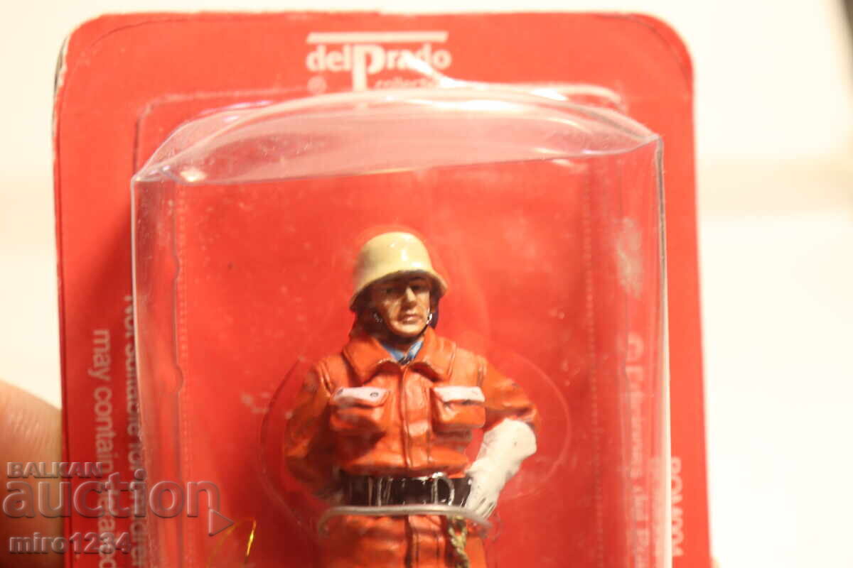 Auction  DEL PRADO FIREMAN FIREFIGHTER FIGURINE UNIFORM