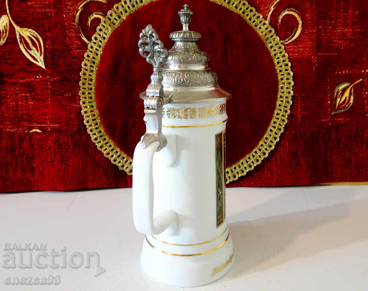 Delivery of Porcelain beer mug with pewter lid, Binding brewery