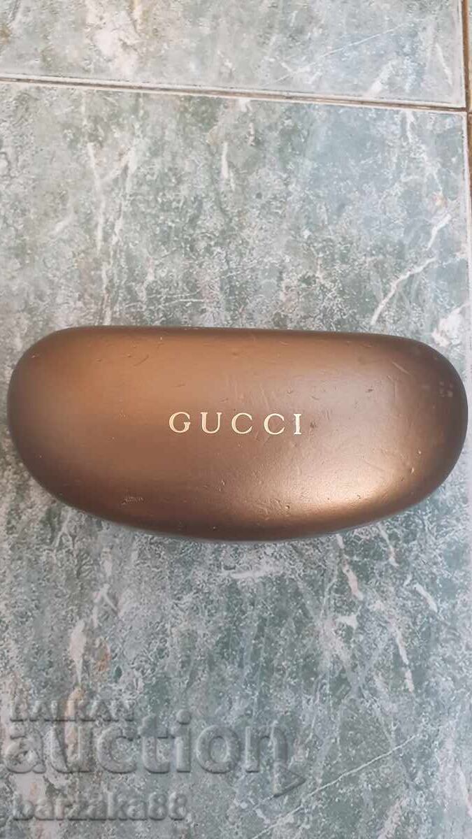 Аукцион Дамски слънчеви очила Gucci с калъф