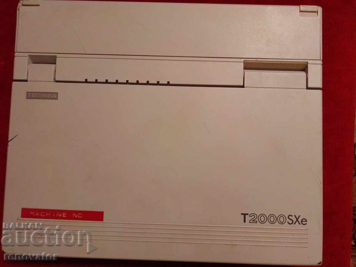 Ретро лаптоп от 90-те модел TOSHIBA T2000SXE с цена € 150.00 | 293.38 лв.