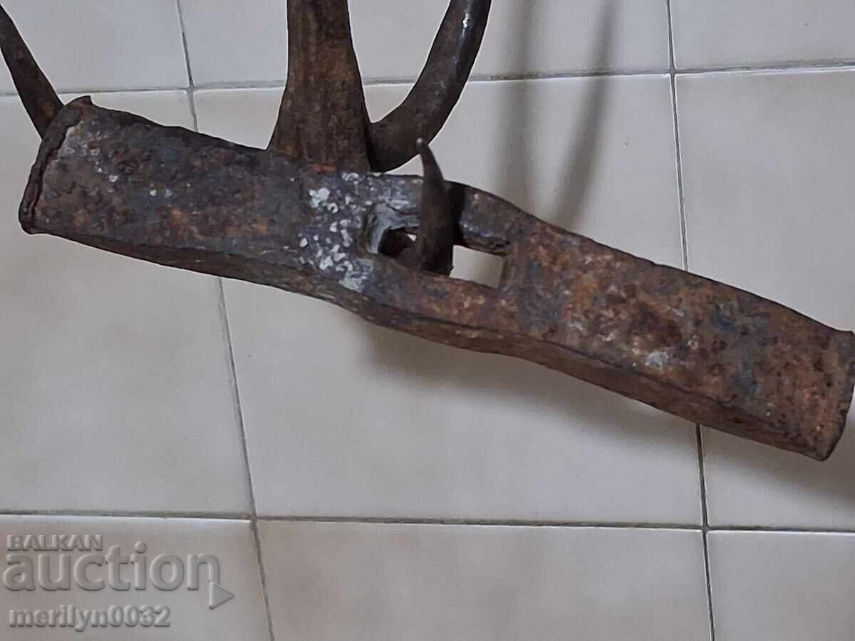 Baros de păr, ciocan, unealtă de fierar, primitiv
