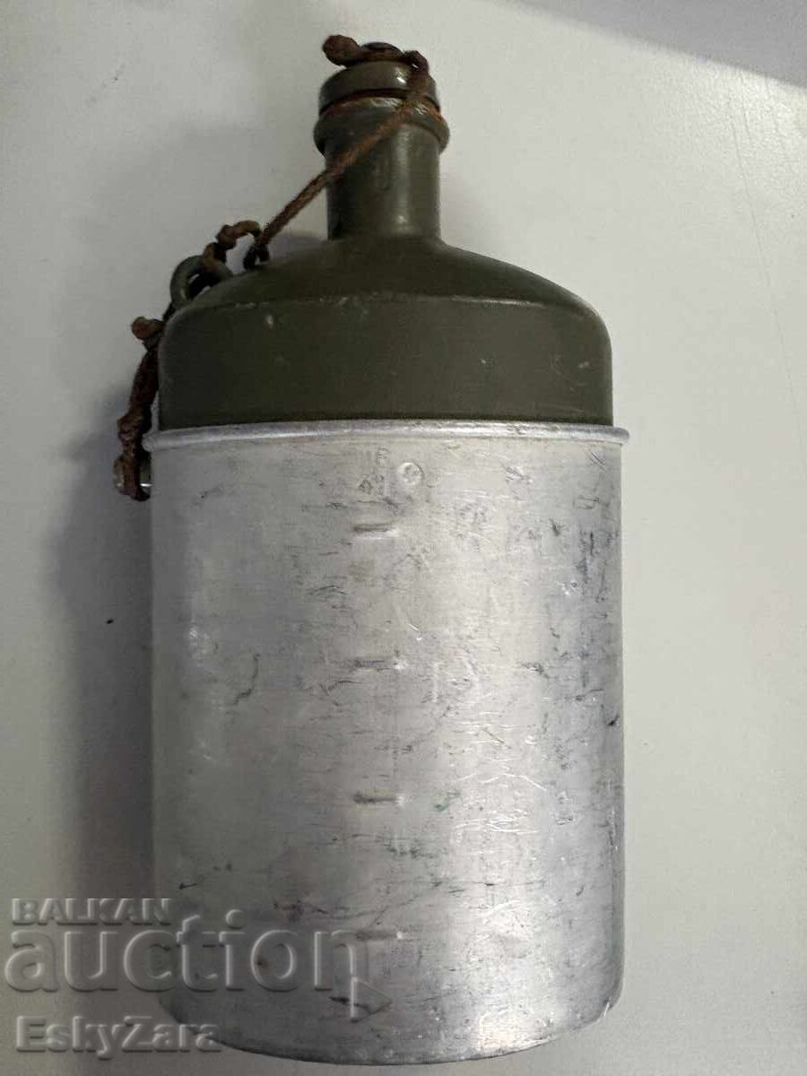 Originală ploscă militară elvețiană (1941) — Al Doilea Război Mondial cu preț € 65.00 | 127.13 BGN
