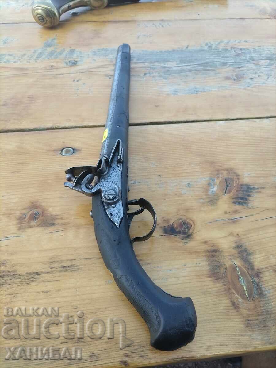 ΠΑΛΙΟ ΒΑΛΚΑΝΙΚΟ ΠΙΣΤΟΛΙ ΜΕ ΤΣΑΚΜΑΚΙ ΣΕ ΛΕΙΤΟΥΡΓΙΚΗ ΚΑΤΑΣΤΑΣΗ - 7