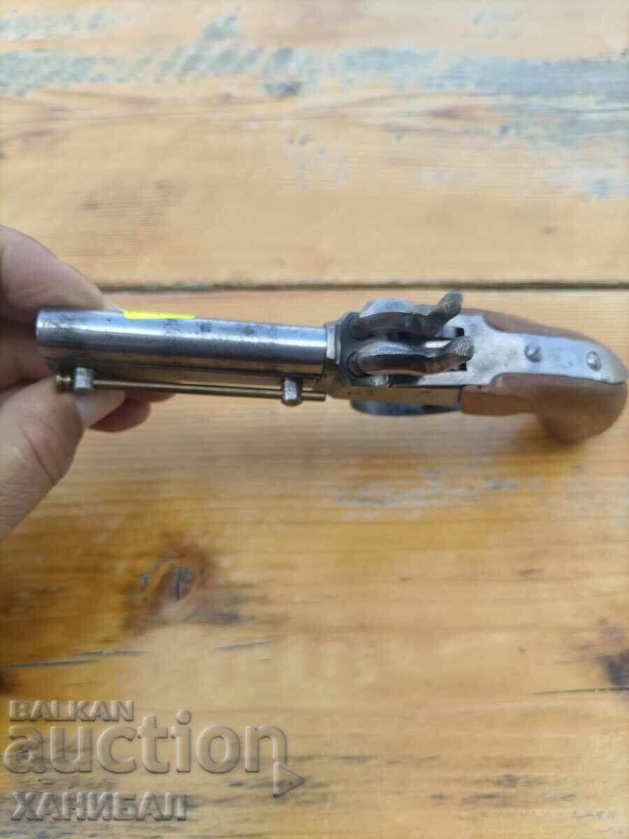 Livrarea PISTOL VECHI CU DOUĂ ȚEVI, CU CAPSĂ, FUNCȚIONAL