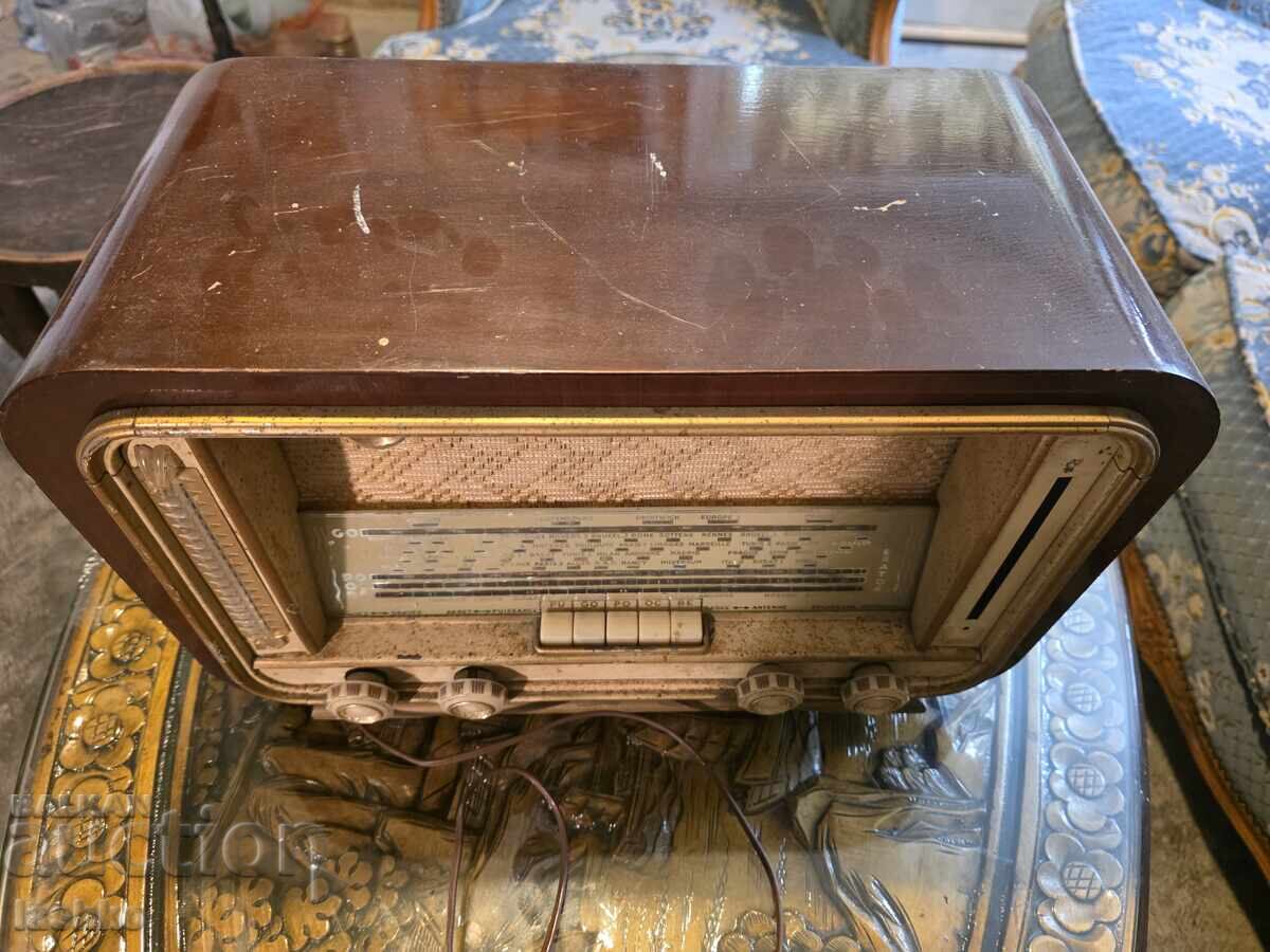 Παλιό ραδιόφωνο με τιμή € 99.99 | 195.56 BGN Παλιό ραδιόφωνο με τιμή € 99.99 | 195.56 BGN