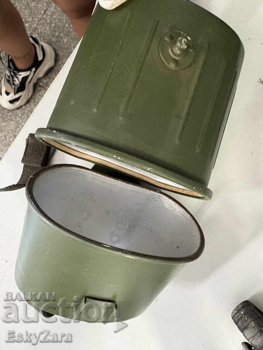 Licitație Cutie militară pentru mâncare/bidon