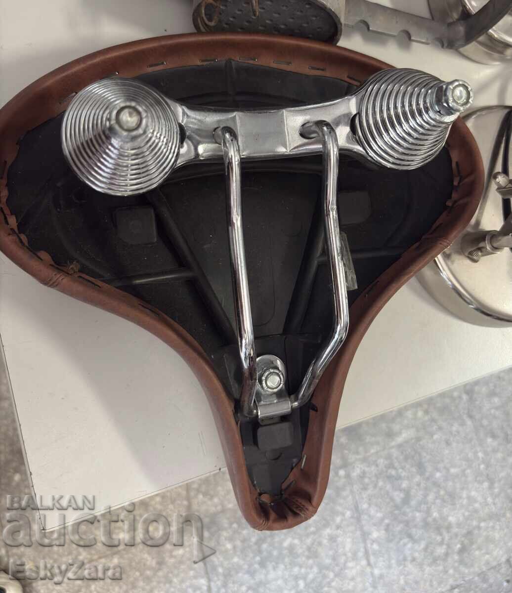 Licitație Șa retro pentru bicicletă cu arcuri "Classic"