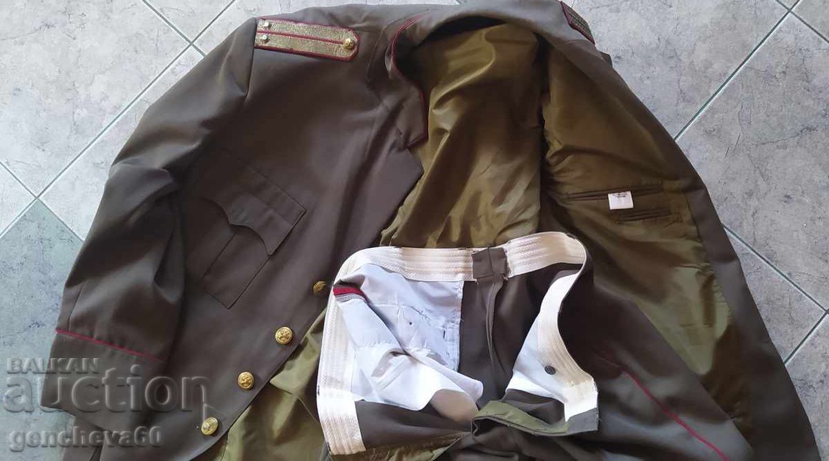 Доставка на Военна офицерска униформа БН куртка и панталон