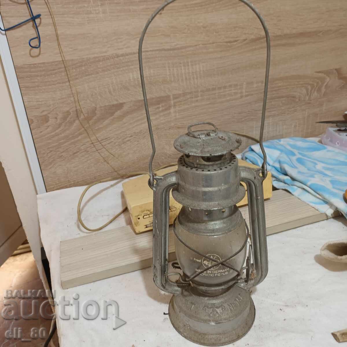 ολοκαίνουργιος γερμανικός φακός