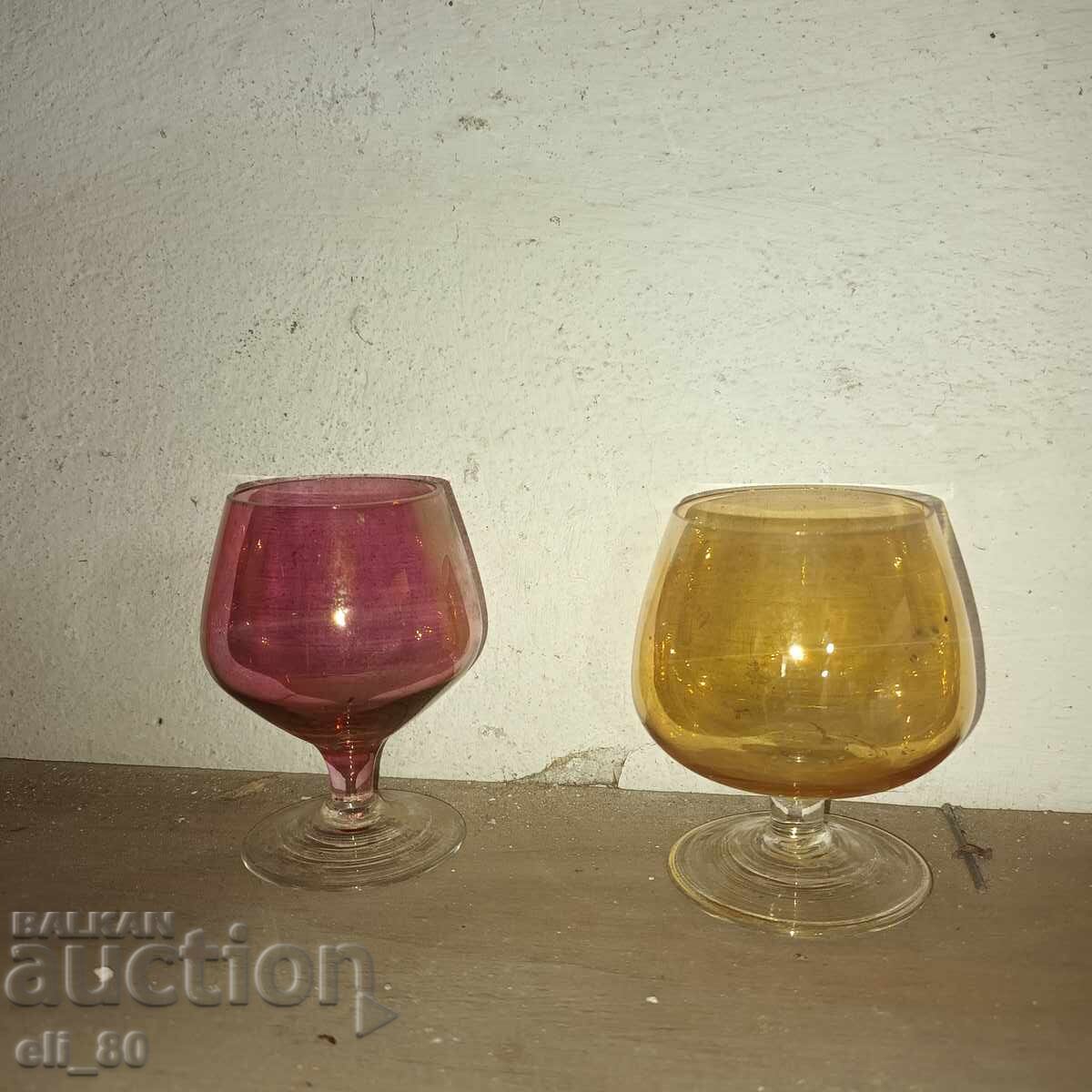 două pahare foarte vechi din sticlă subțire cu preț € 2.00 | 3.91 BGN