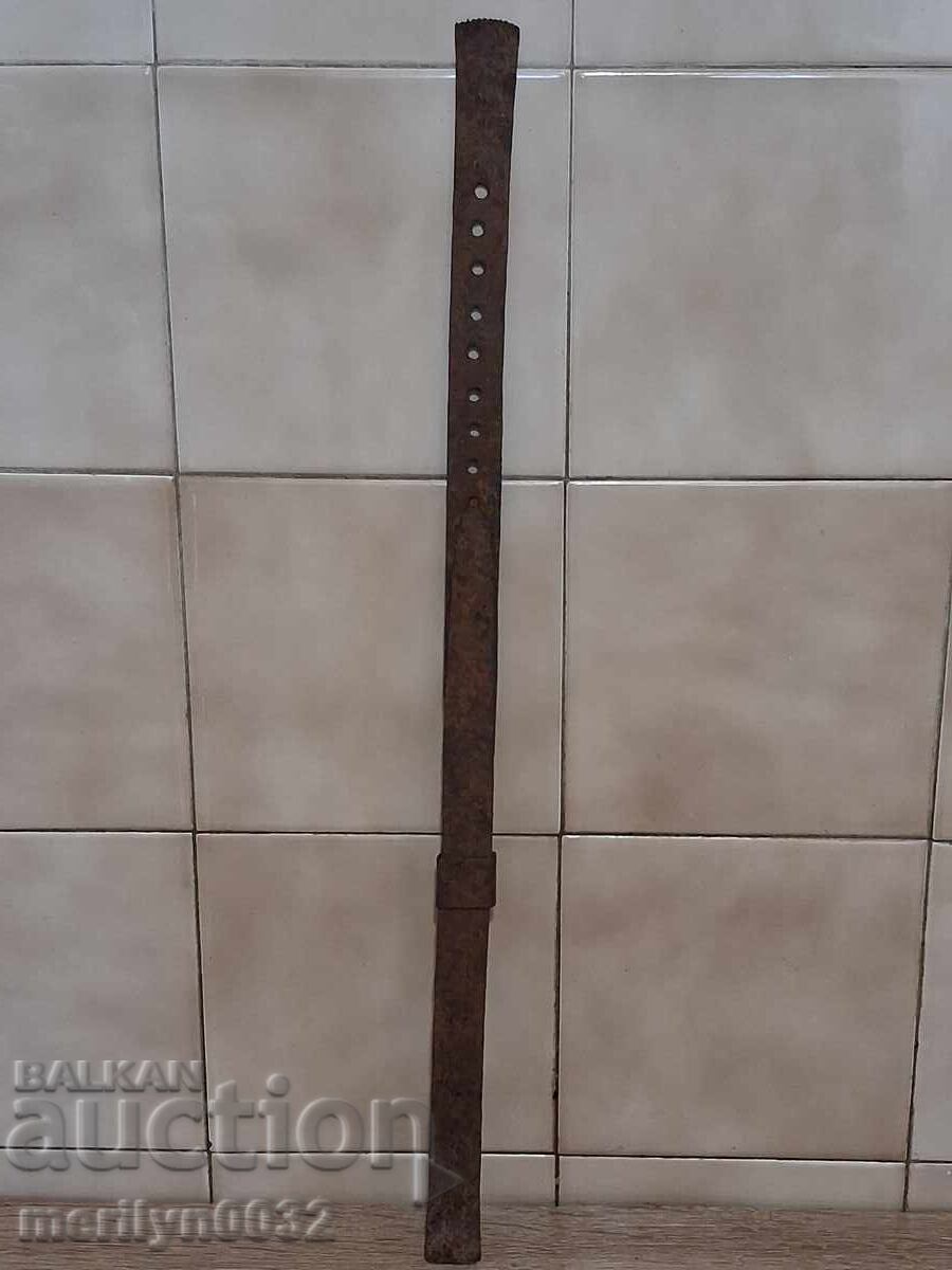 Παλιό σφυρήλατο μέτρο, σφυρήλατο σίδερο, υφασμάτινο μέτρο, μέτρο με τιμή € 21.94 | 42.91 BGN