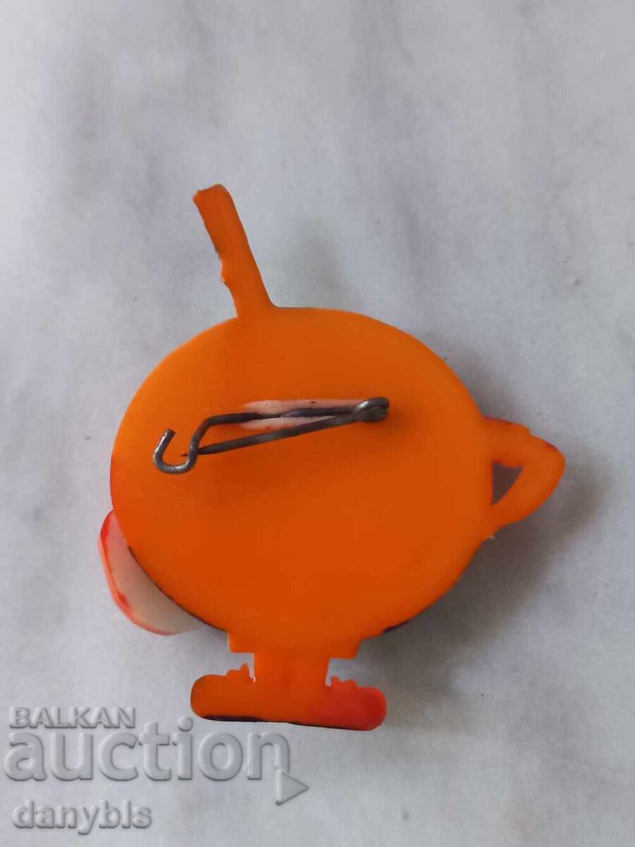 Insignă de fotbal - Naranjito - mascota CM Spania '82 cu preț € 3.00 | 5.87 BGN