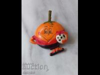 Insignă de fotbal - Naranjito - mascota CM Spania '82
