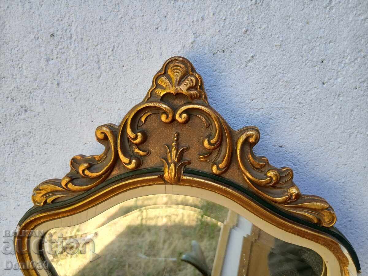 Licitație Oglindă într-un cadru frumos Licitație Oglindă într-un cadru frumos