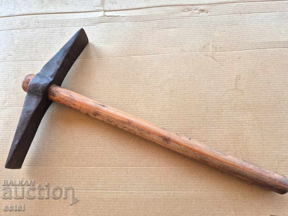 Geological small pickaxe 0.700kg - W. Germany with price € 16.00 | 31.29 BGN