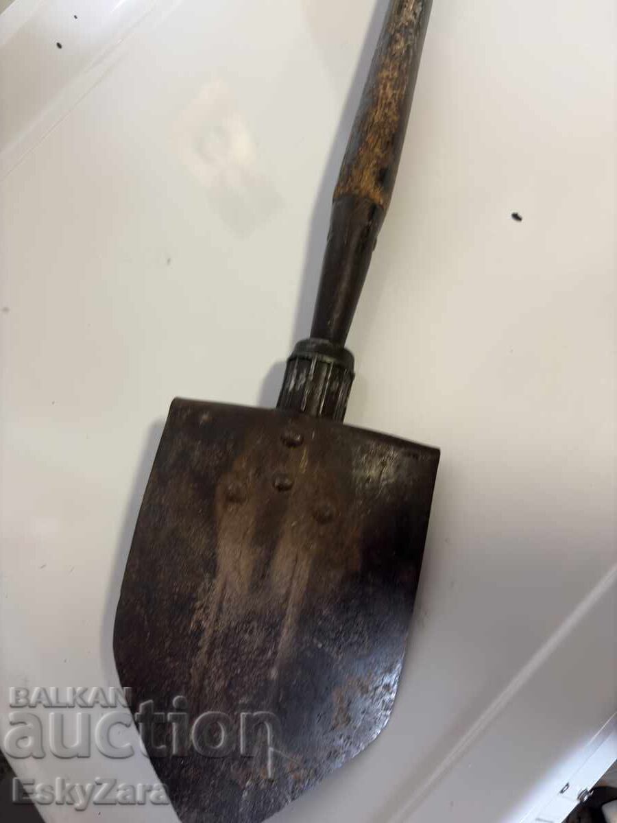Παλιά πτυσσόμενη φτυαράκι πεζικού