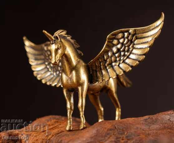 Licitație PREȚ BUN! 47g unicorn din bronz de 1c! Licitație PREȚ BUN! 47g unicorn din bronz de 1c!