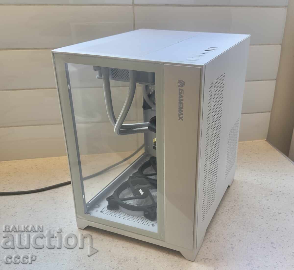 Livrarea 28 Nuclee - Răcire pe apă - 32GB DDR4 - NVME - 1000W Livrarea 28 Nuclee - Răcire pe apă - 32GB DDR4 - NVME - 1000W