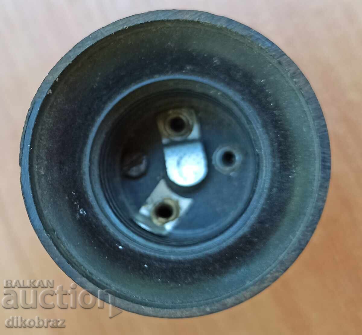 Щекер фасунга Бакелит от 60те г. + LED лампа + кабел с цена € 5.00 | 9.78 лв.