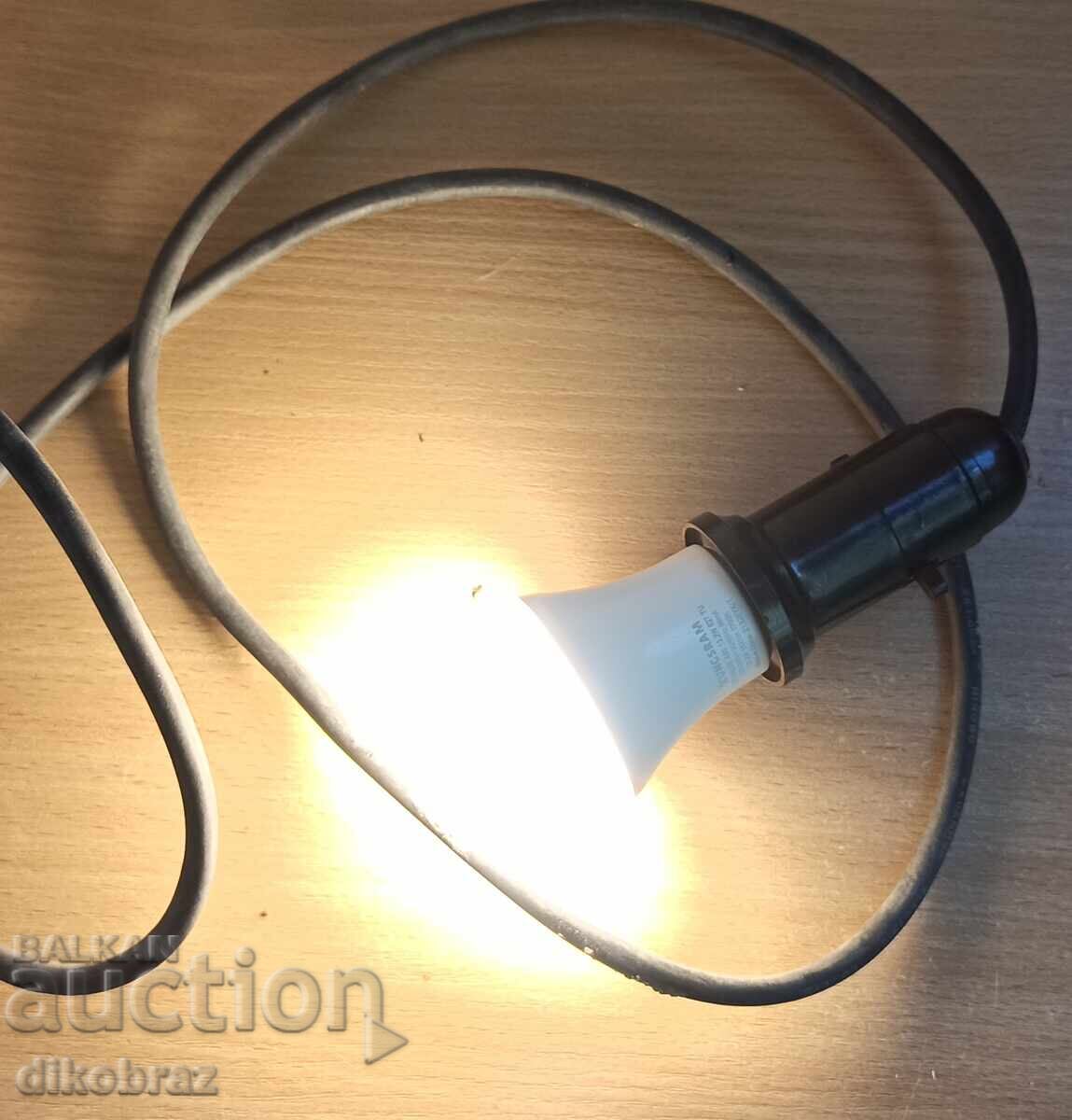 Аукцион Щекер фасунга Бакелит от 60те г. + LED лампа + кабел