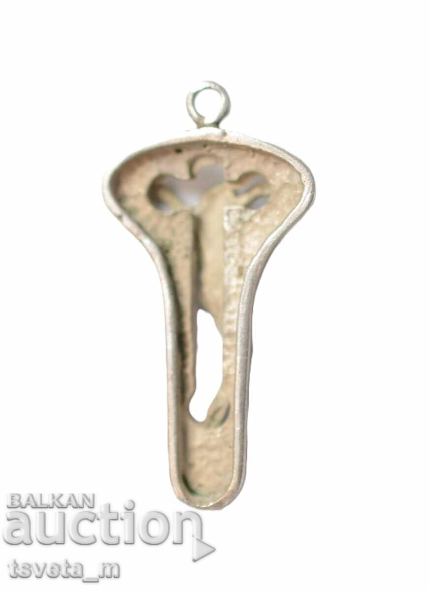 Pandantiv cruce ortodoxă din argint cu crucifix 2,7 g cu preț € 10.00 | 19.56 BGN Pandantiv cruce ortodoxă din argint cu crucifix 2,7 g cu preț € 10.00 | 19.56 BGN