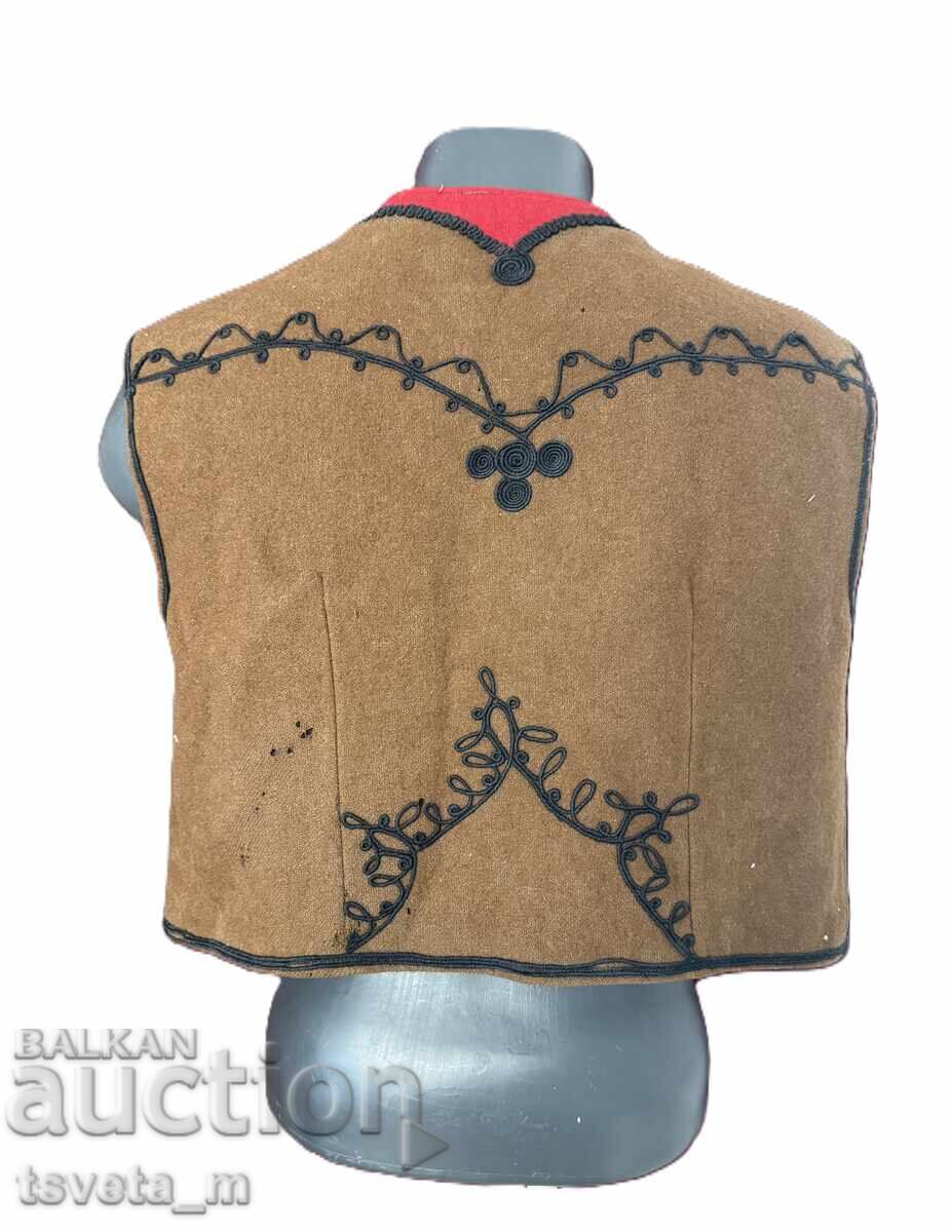 Vestă bărbătească din lână cu găitane, costum popular cu preț € 25.00 | 48.90 BGN
