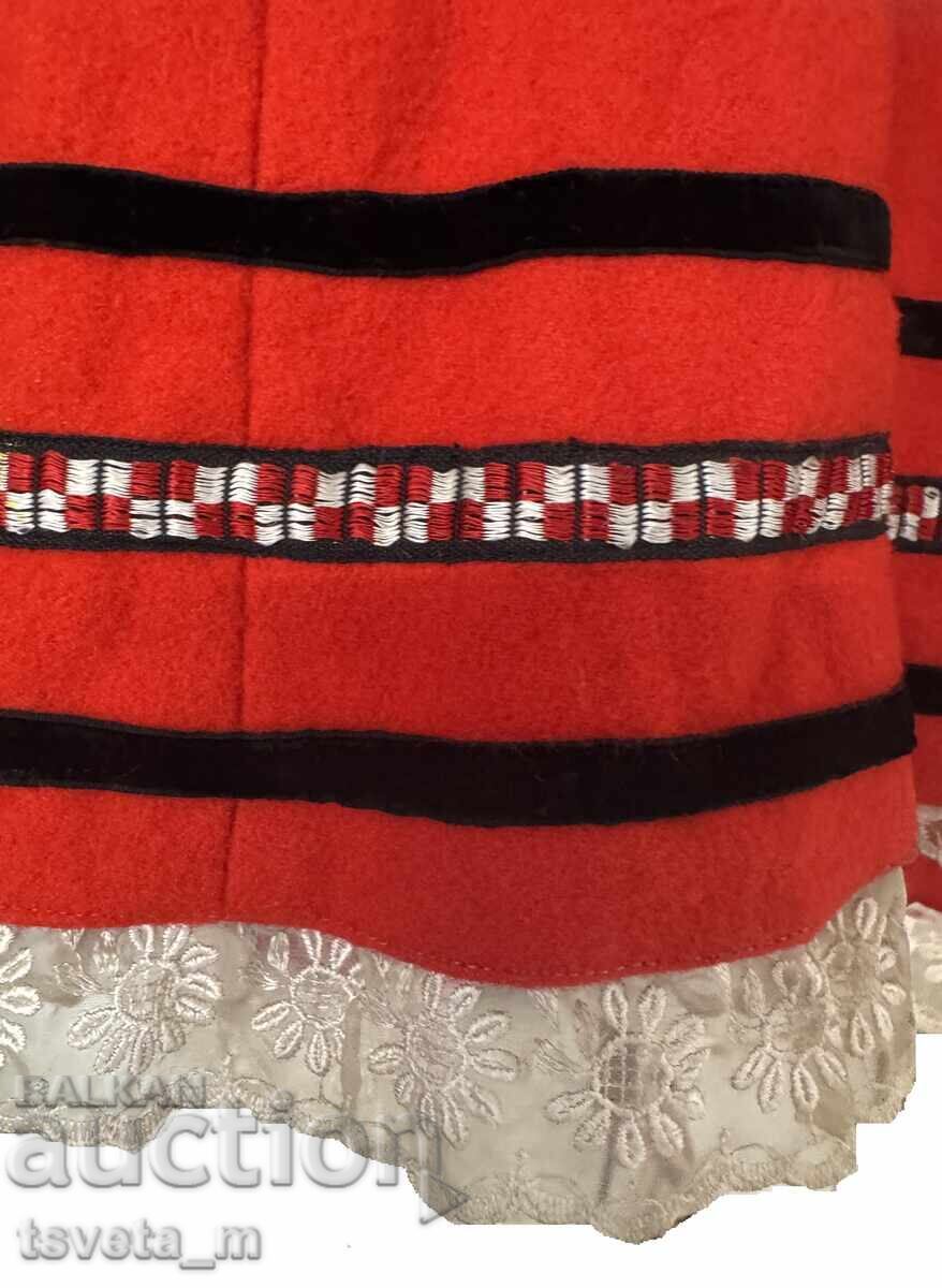 Licitație Suman folcloric din lână pentru copii, costum popular
