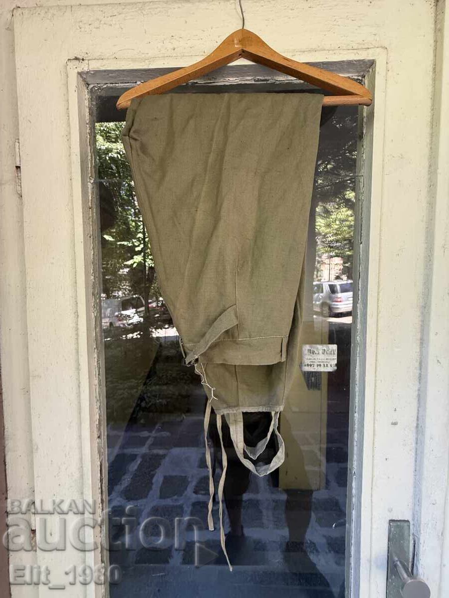 Στρατιωτική στολή από τη σοσιαλιστική εποχή της δεκαετίας του '50 - 5 Στρατιωτική στολή από τη σοσιαλιστική εποχή της δεκαετίας του '50 - 5