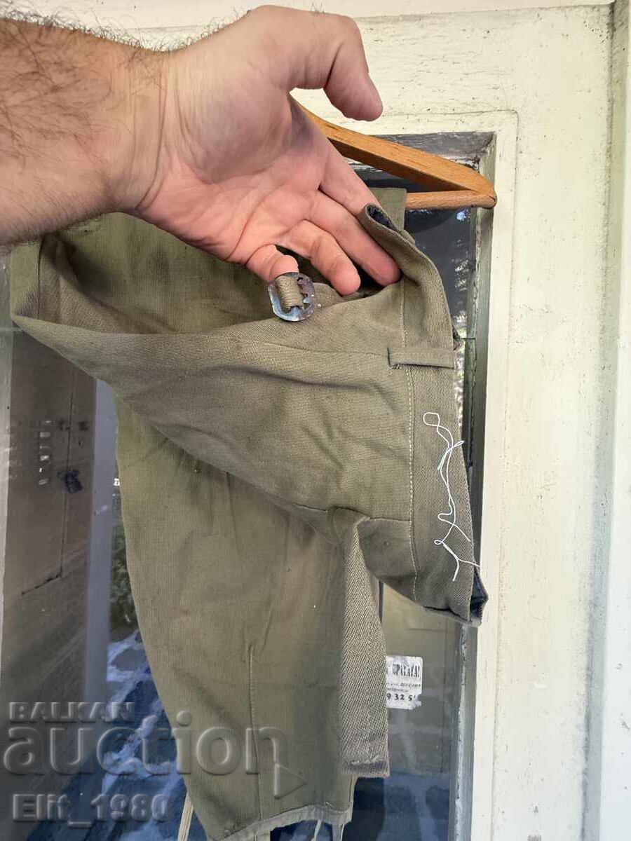 Στρατιωτική στολή από τη σοσιαλιστική εποχή της δεκαετίας του '50 - 6 Στρατιωτική στολή από τη σοσιαλιστική εποχή της δεκαετίας του '50 - 6