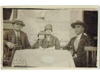 1927 ΠΑΛΙΑ ΦΩΤΟΓΡΑΦΙΑ ΕΛΕΝΑ ΜΠΕΜΠΡΟΒΟ ΟΙΚΟΓΕΝΕΙΑ ΣΕ ΕΣΤΙΑΤΟΡΙΟ Ζ897