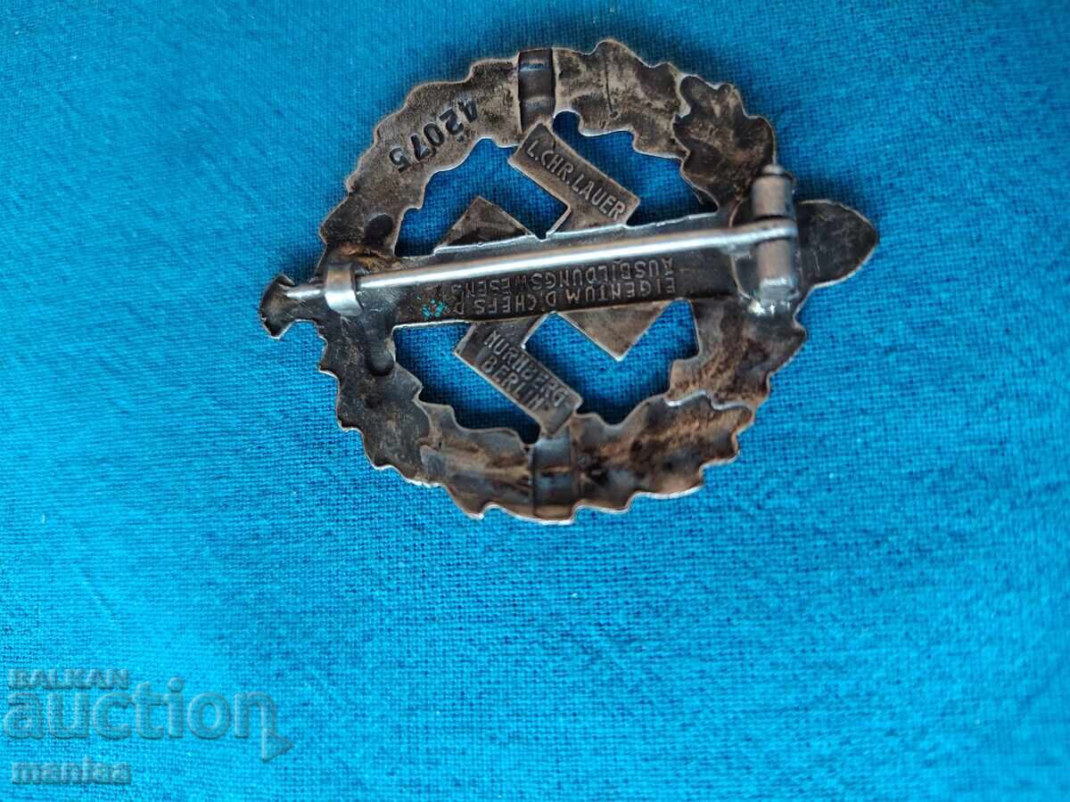 Insignă SA Sportabzeichen Al Treilea Reich cu preț € 120.00 | 234.70 BGN