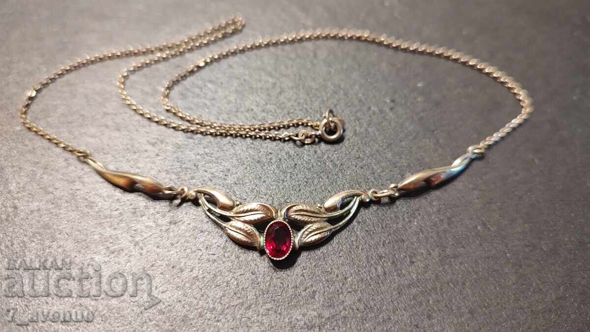 Superb colier vechi cu frunzulițe, de poveste cu preț € 99.00 | 193.63 BGN