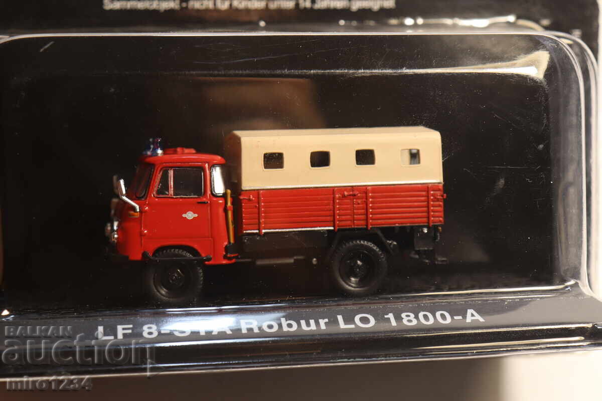 MODEL CAMION DE POMPIERI ROBUR 1/72