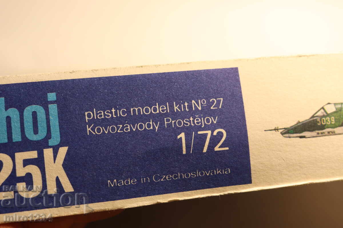 Licitație 1/72 SU - 25 K AVION MODEL VECHI DE ASAMBLAT Licitație 1/72 SU - 25 K AVION MODEL VECHI DE ASAMBLAT