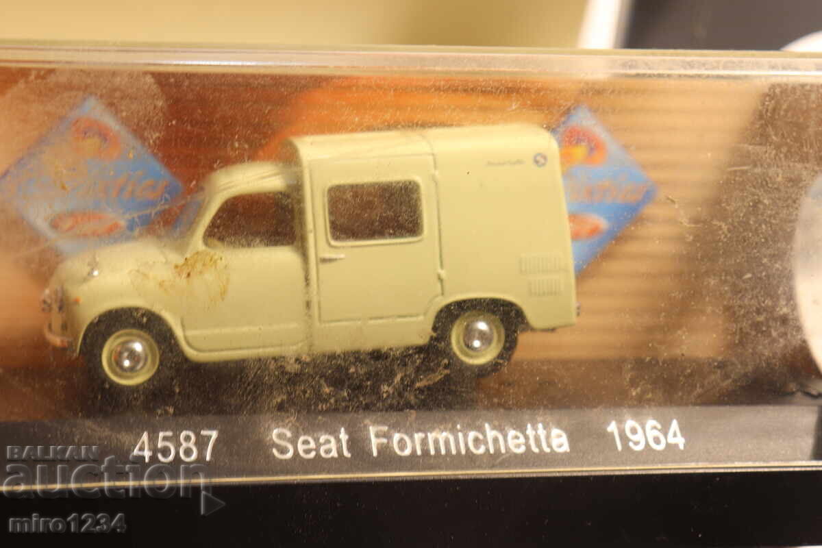 MODEL MAȘINUȚĂ SEAT SOLIDO 1/43 cu preț € 0.01 | 0.02 BGN