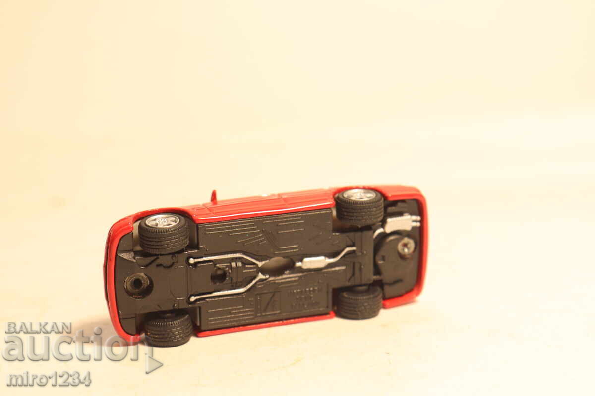 1/72 MERCEDES BENZ C TOY CAR MODEL - 7 1/72 MERCEDES BENZ C TOY CAR MODEL - 7