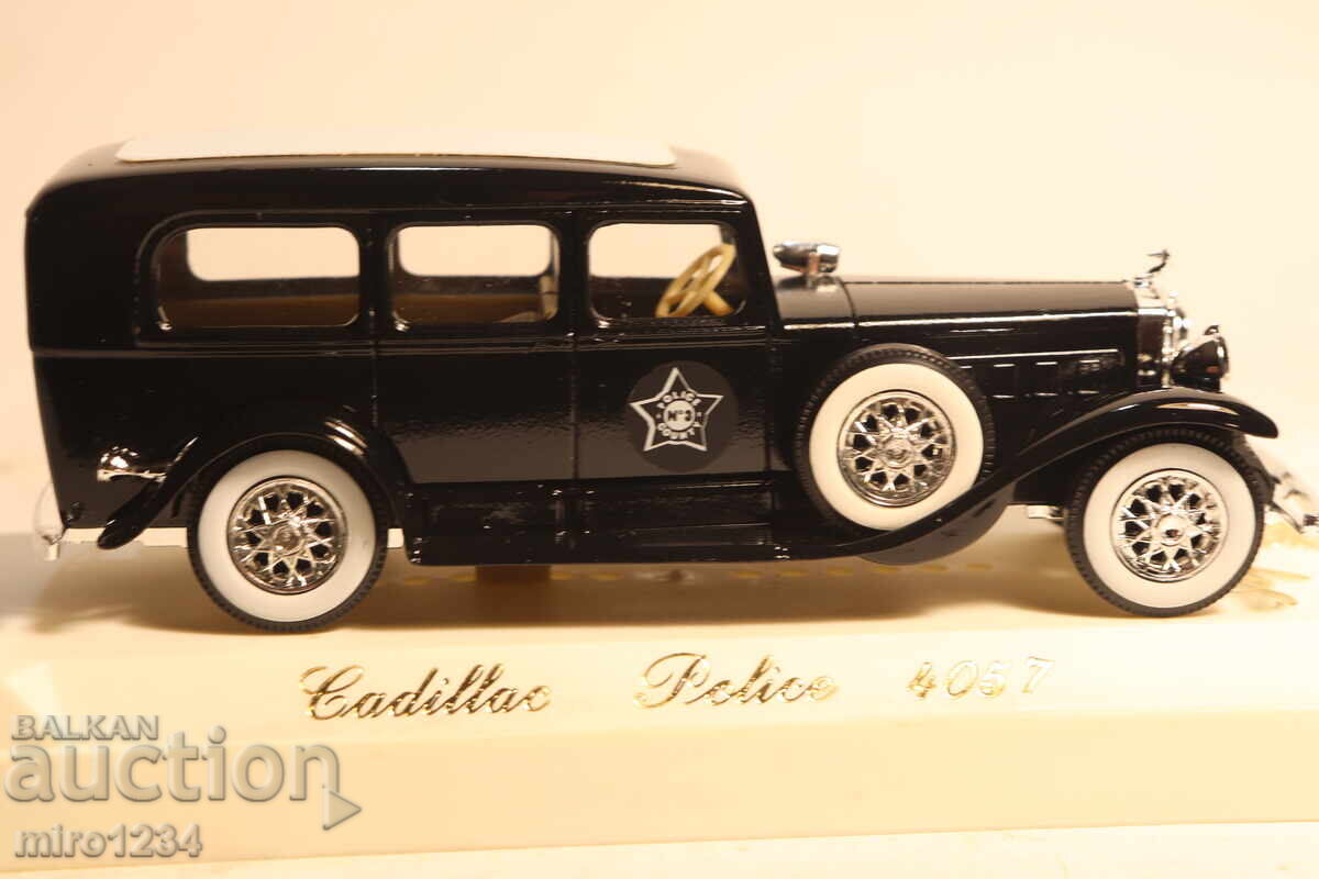 MODEL MAȘINĂ 1/43 SOLIDO CADILLAC POLIȚIE ȘERIF - 5