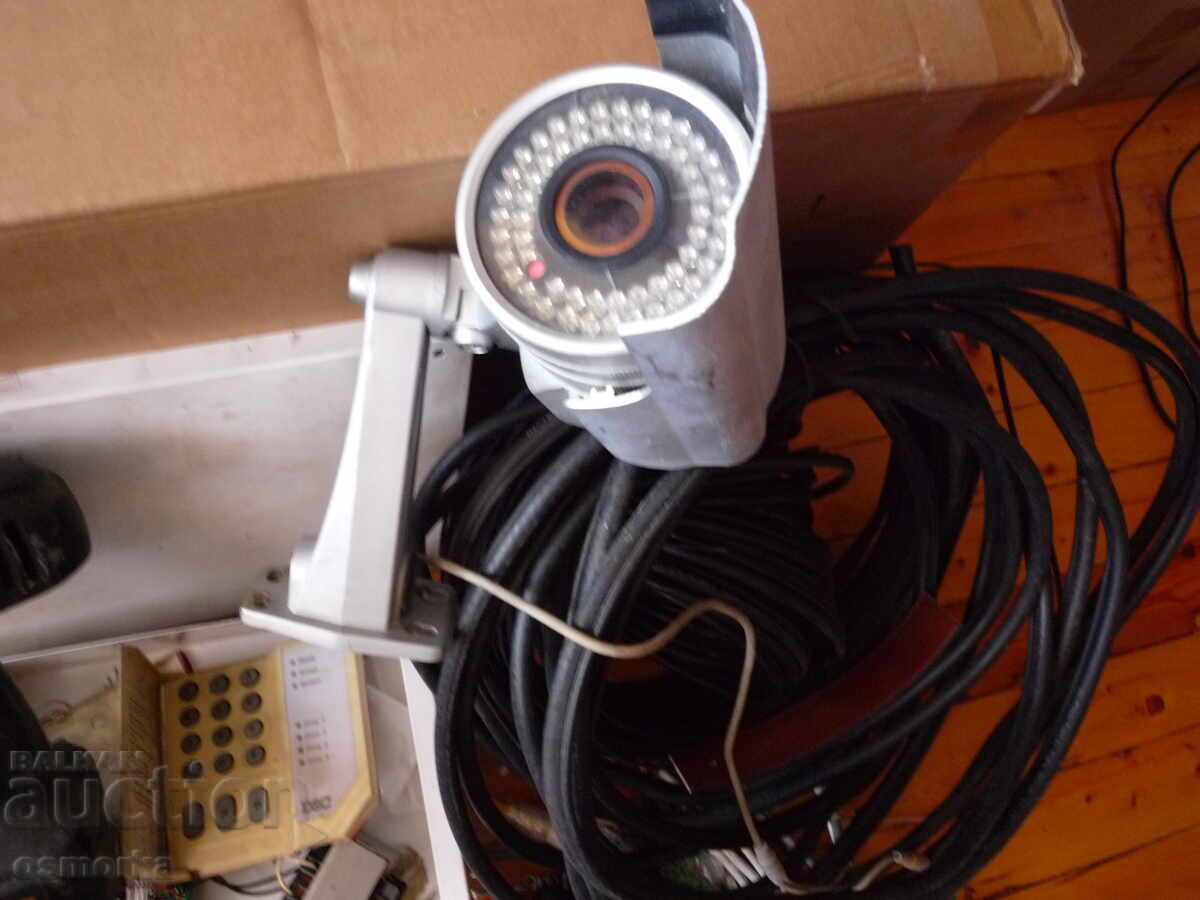 Licitație Electronică, panou de alarmă, cameră, splitere, switch-uri, surse de alimentare