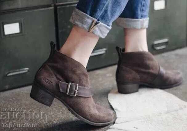 Ghete de damă de iarnă cu toc UGG Wright Belted cu preț € 90.00 | 176.03 BGN Ghete de damă de iarnă cu toc UGG Wright Belted cu preț € 90.00 | 176.03 BGN