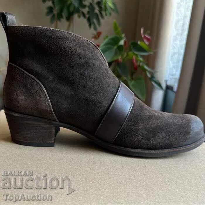 Livrarea Ghete de damă de iarnă cu toc UGG Wright Belted Livrarea Ghete de damă de iarnă cu toc UGG Wright Belted