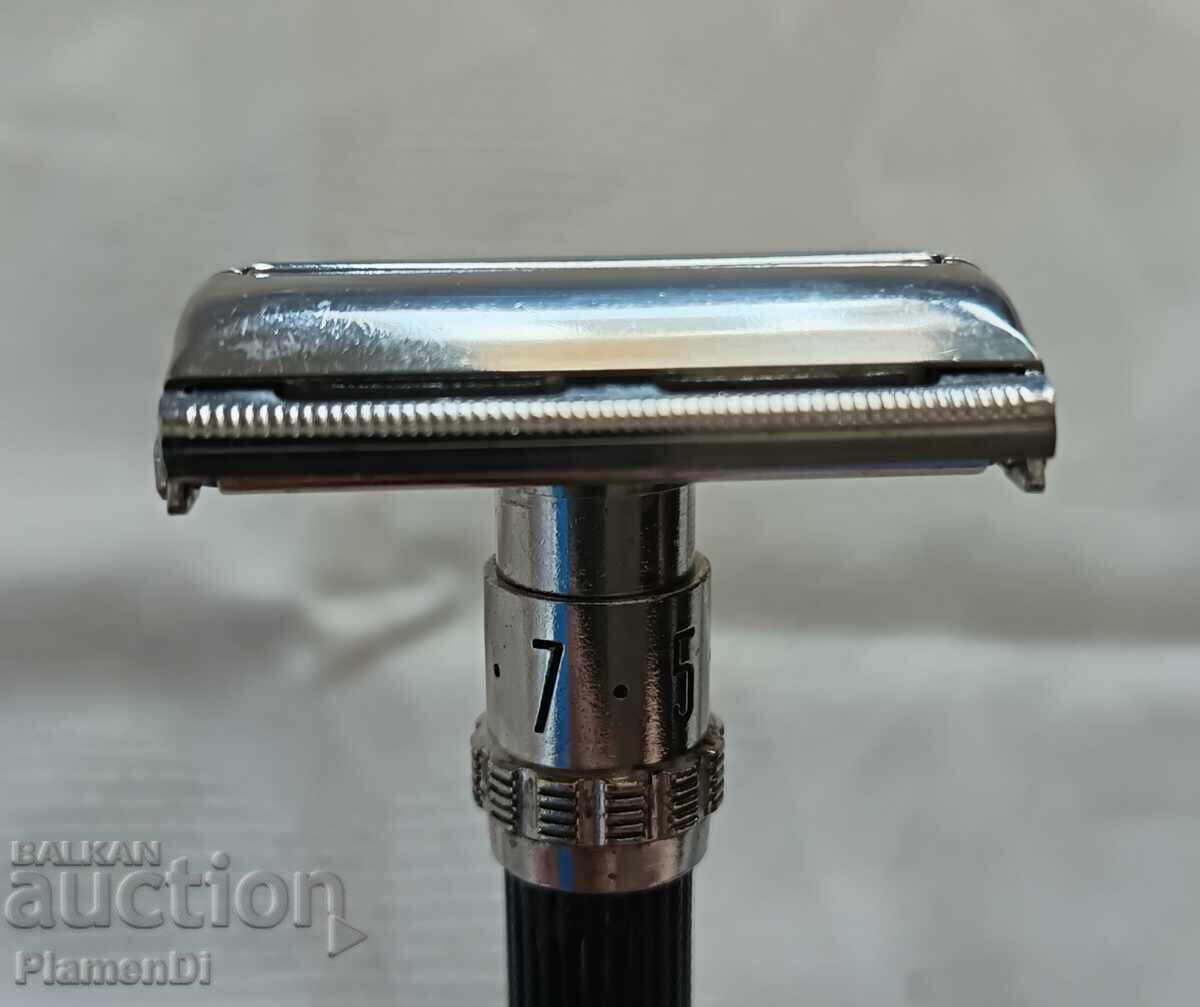 Delivery of Gillette Super Adjustable Safety Razor Delivery of Gillette Super Adjustable Safety Razor