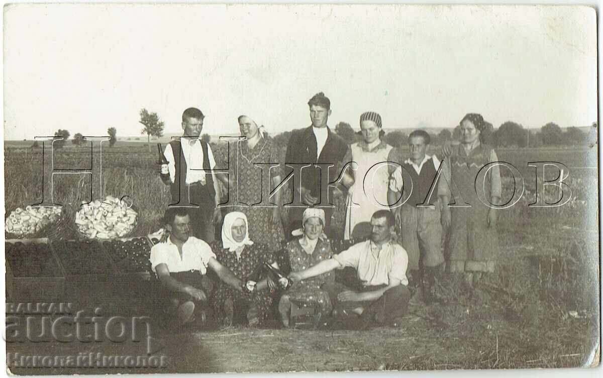 ΠΑΛΙΑ ΦΩΤΟΓΡΑΦΙΑ ΒΟΥΛΓΑΡΟΙ ΜΑΝΑΒΗΔΕΣ ΣΤΟ ΕΞΩΤΕΡΙΚΟ Ζ916